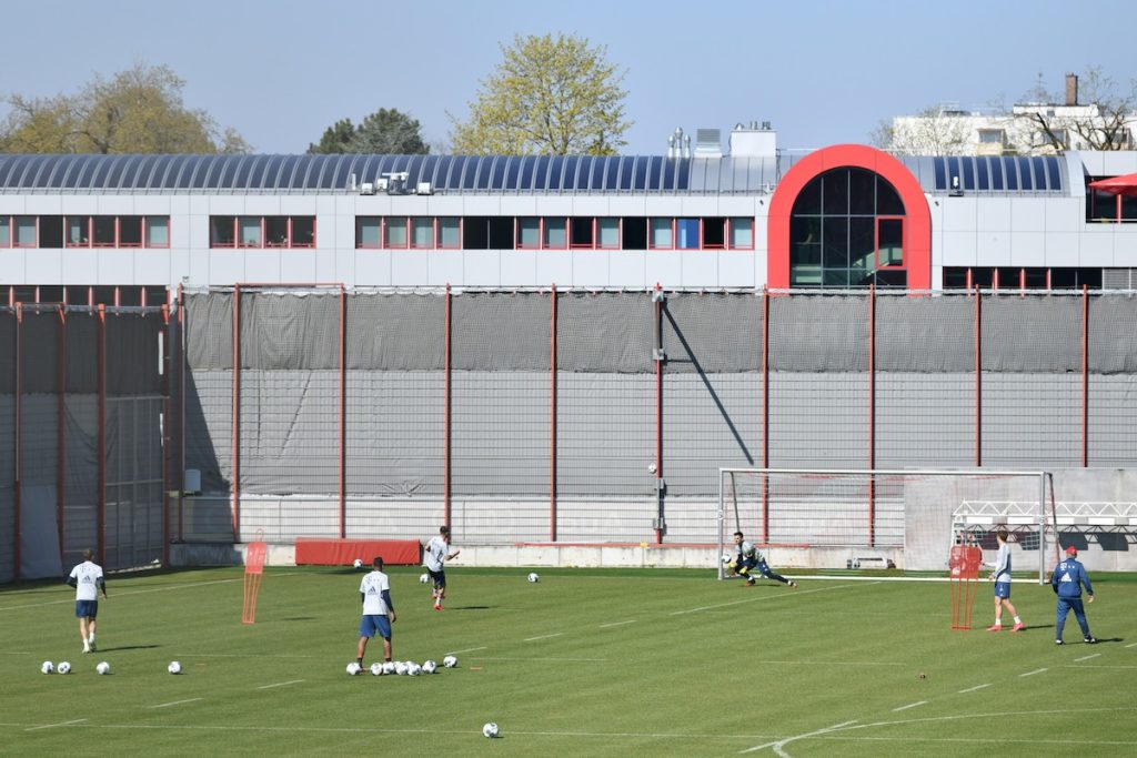 bayern allenamenti contatti