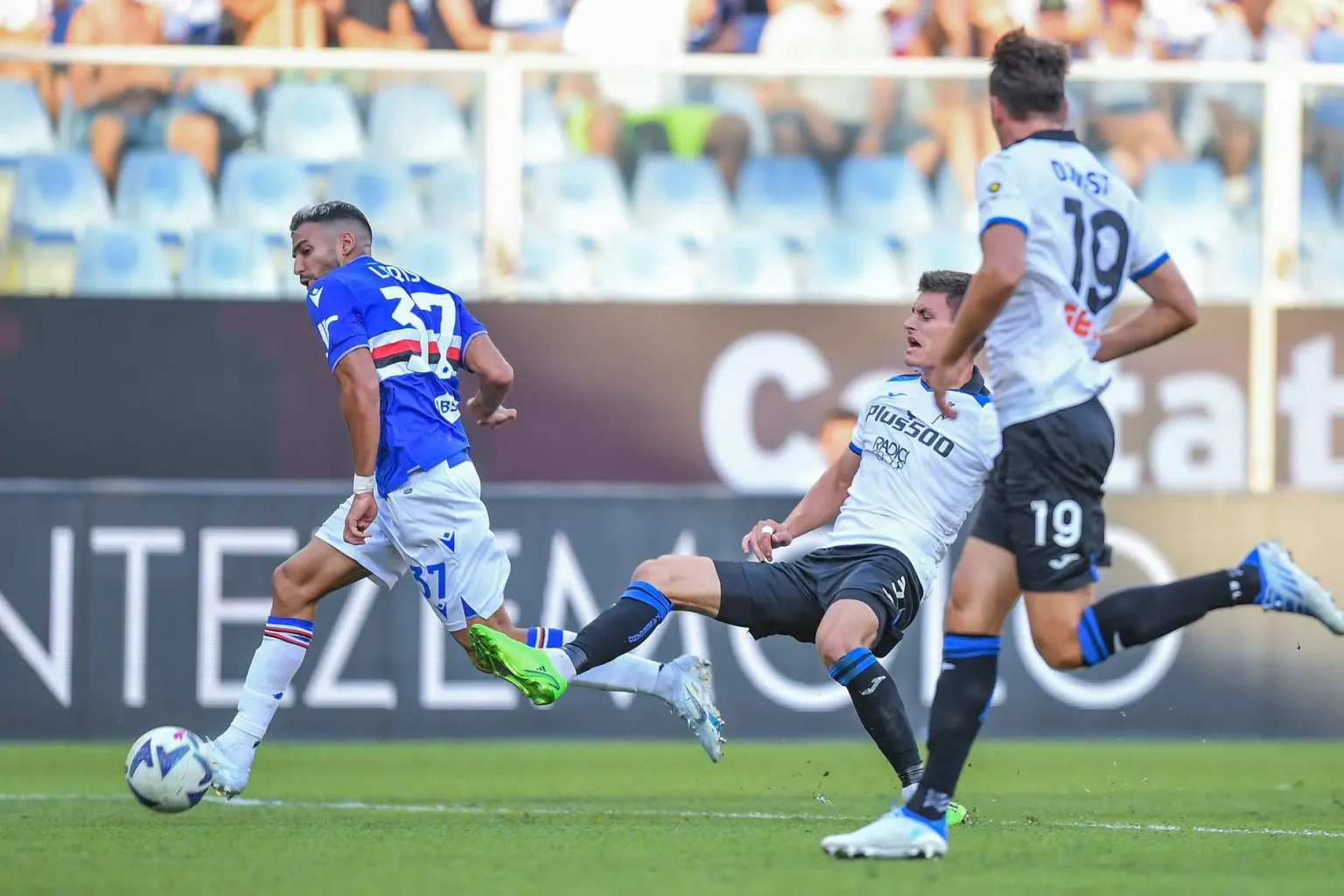 Sampdoria Medhi Leris tifo