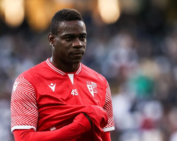 Mario Balotelli Sion Pugno