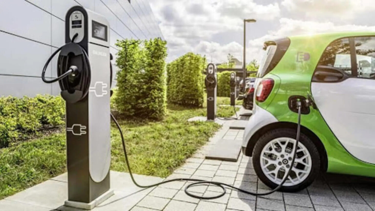 stazioni ricarica veicoli elettrici