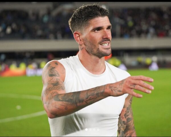 Atletico Madrid Rodrigo De Paul Flirt