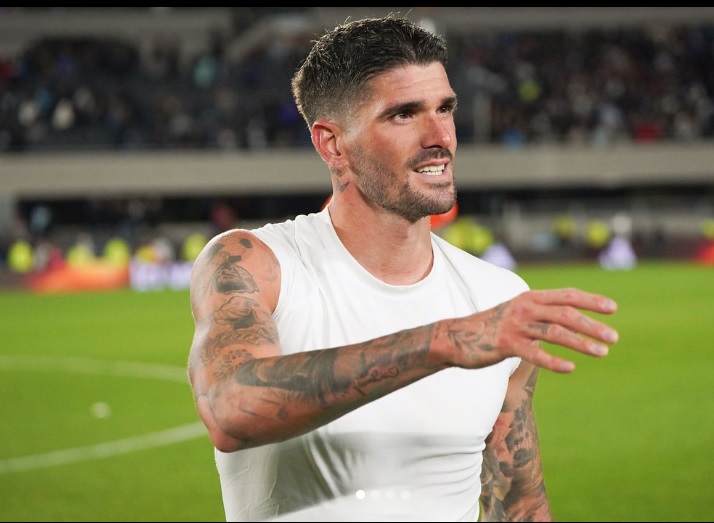 Atletico Madrid Rodrigo De Paul flirt