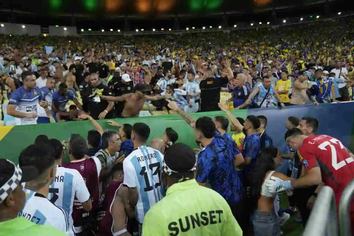 VIDEO BrasileArgentina, rissa e scontri tra tifosi e la polizia