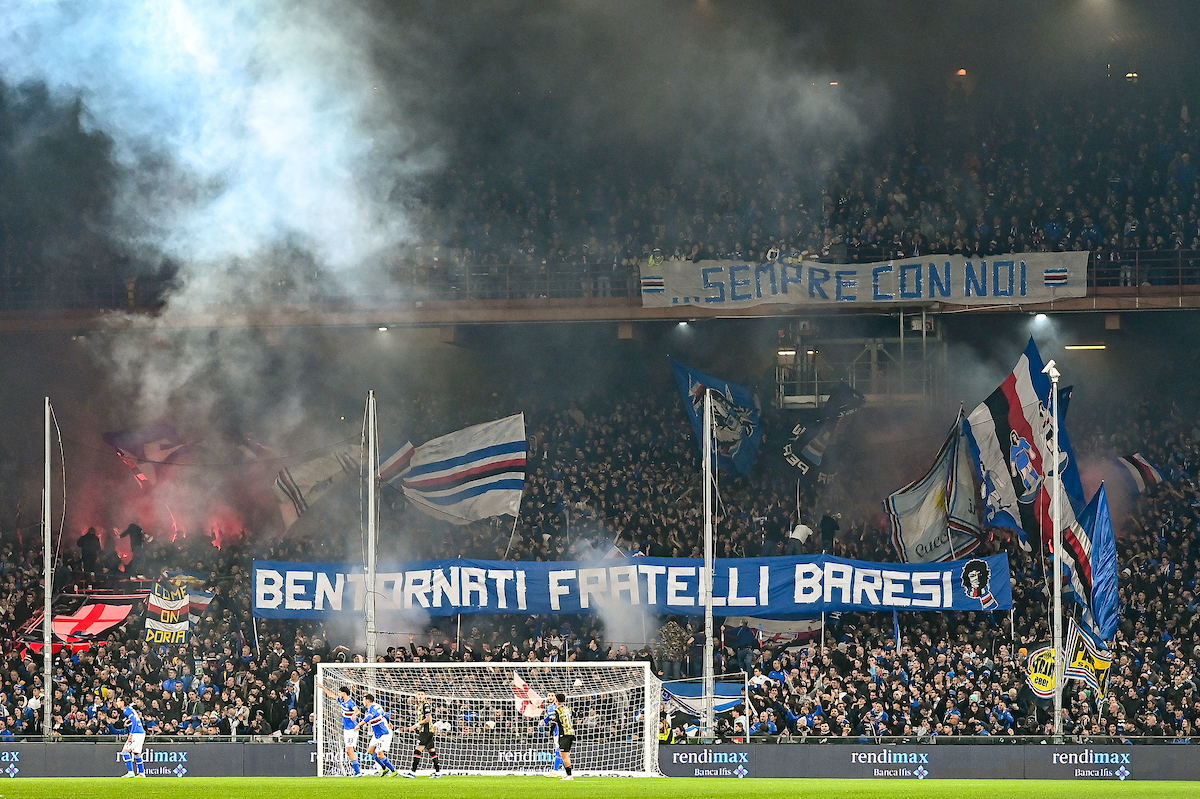 Écharpe Sampdoria Finale Coupe Des Champions - Souvenir Football Italien