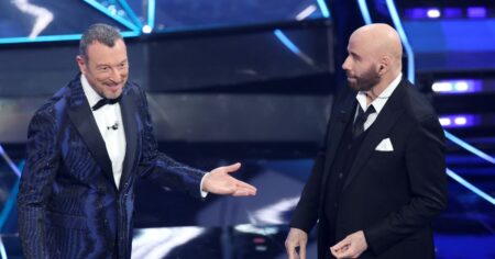 Festival di Sanremo John Travolta scarpe