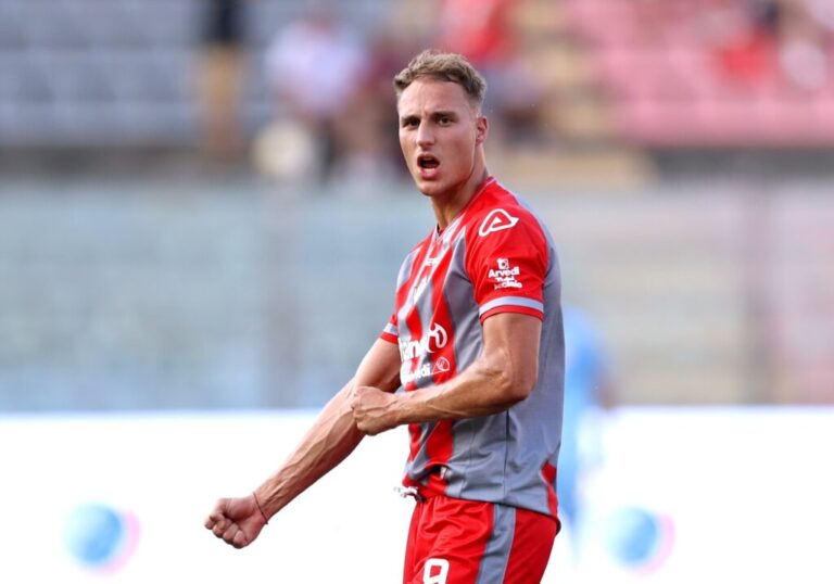 Serie B De Luca bomber