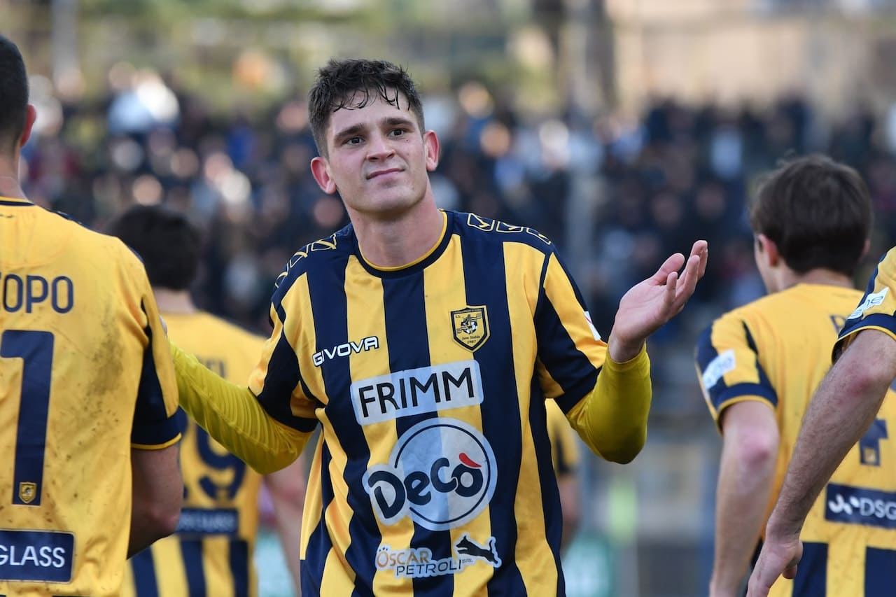 verso juve stabia sampdoria andrea adorante stadio romeo menti castellammare di stabia