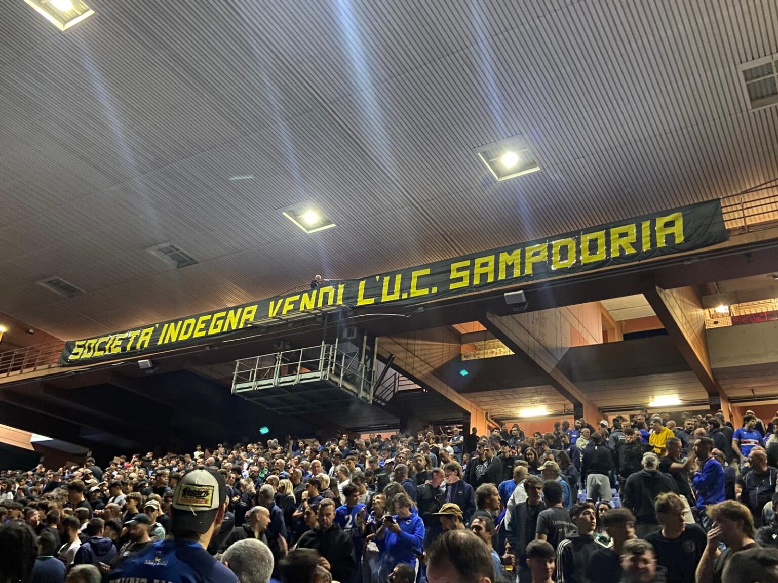 La Sud ha deciso, con il Pescara sarà contestazione alla proprietà: via gli indegni dalla Sampdoria. L’assemblea