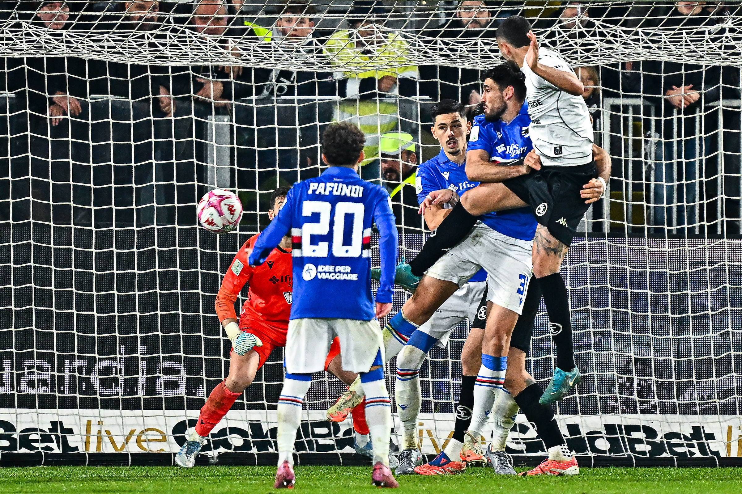 Pagelle Spezia Sampdoria inferno donadoni foti