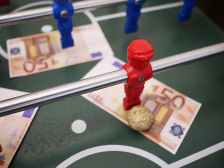 Casinò online e tifosi di calcio: perché il rollover conta più del valore nominale del bonus Casinò tifosi calcio rollover bonus