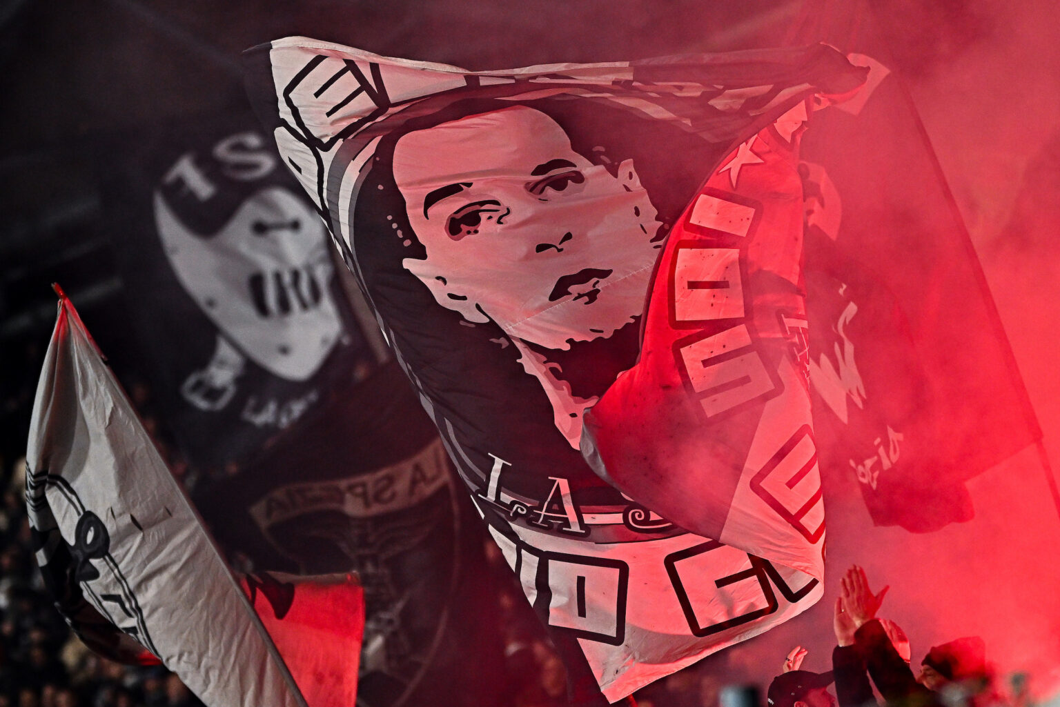 Spezia nel caos: i tifosi fanno togliere le maglie ai calciatori. E la Serie C si avvicina… Serie Bk Spezia D'Angelo Padova Empoli classifica