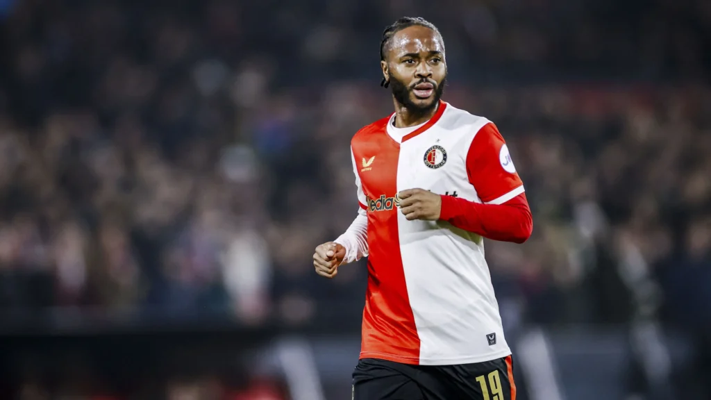 Premier League, grossi guai dopo un incidente in auto per Raheem Sterling Premier League Raheem Sterling incidente