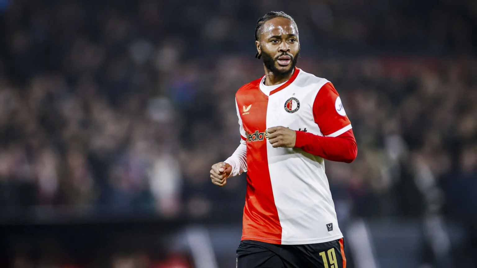 Premier League, grossi guai dopo un incidente in auto per Raheem Sterling Premier League Raheem Sterling incidente