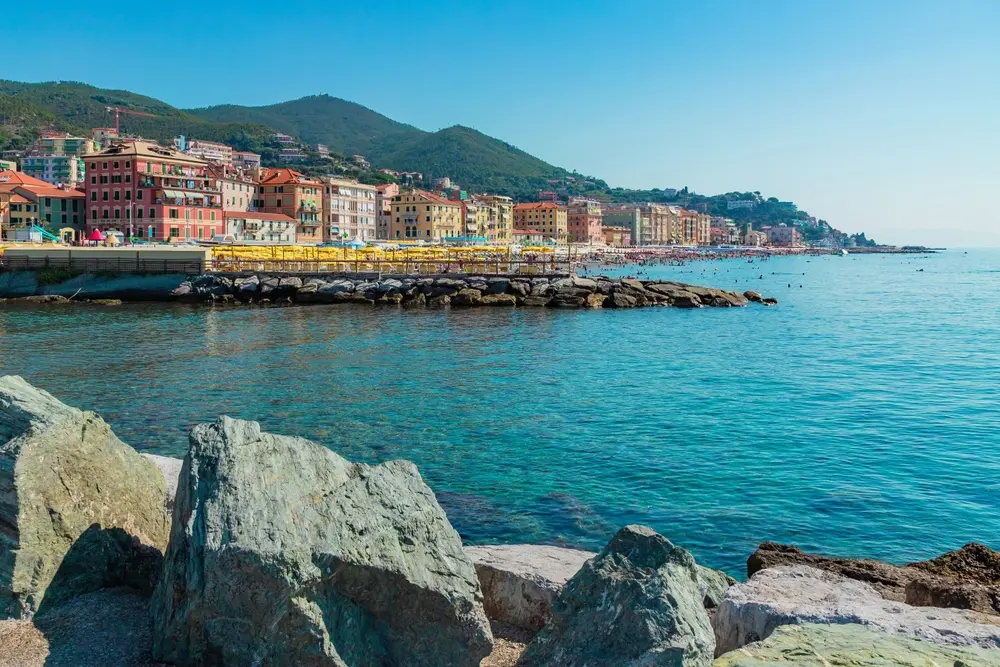 Bandiere Blu 2026, la Liguria regina delle spiagge più belle. L’elenco Bandiere blu 2026 Liguria