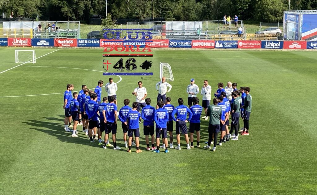FOTO – Sampdoria, ultimo allenamento a Ponte di Legno: Bernardo Corradi a colloquio con Lorenzo Insigne