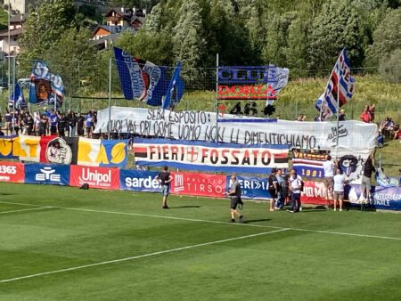 VIDEO – Cagliari-Sampdoria, La Sud omaggia Sebastiano Esposito e l’ex attaccante ringrazia. Il racconto