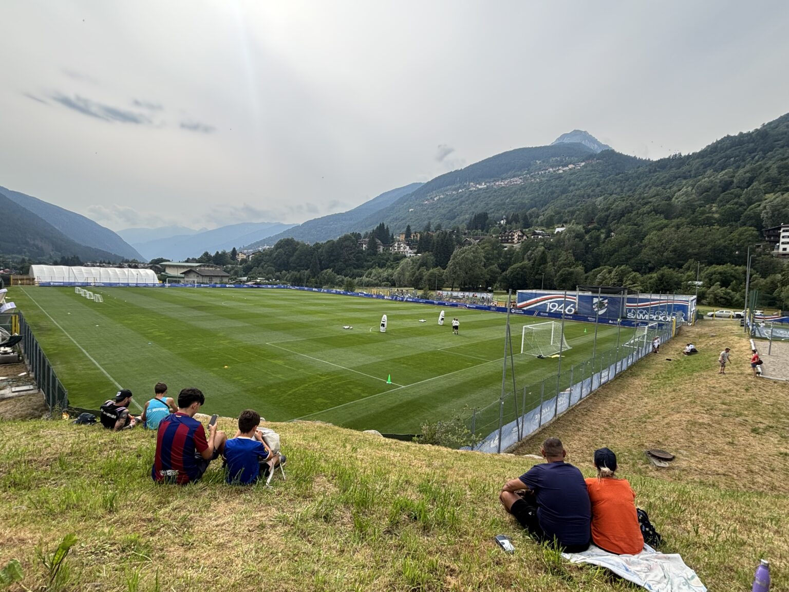 Ritiro Ponte di Legno, Bernardo Corradi porta la Sampdoria nei boschi e i tifosi ci rimangono male… Il racconto
