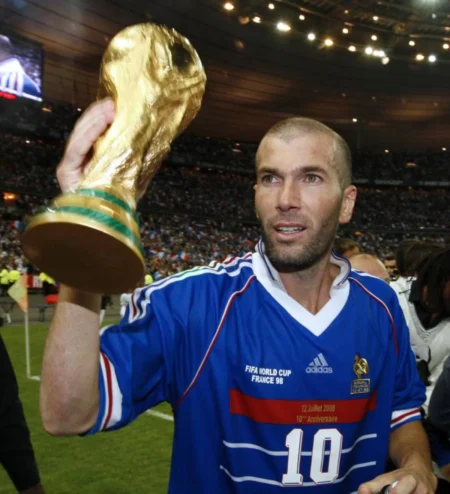 Francia ’98 una ex ministra getta ombre sul Mondiale di Zinedine Zidane Francia Mondiale Zidane