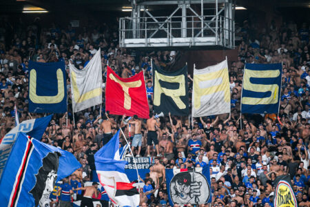 FOTO – Contestazione Sampdoria, La Sud manda messaggi alla società: dalla trasparenza alla Serie A. I due strisiconi