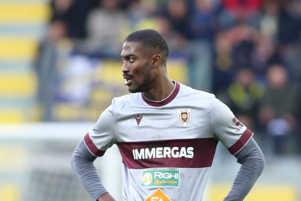 Calciomercato Sampdoria, per l’attacco avanza lo svincolato Credric Gondo: attaccante da 36 goal in Serie Bkt