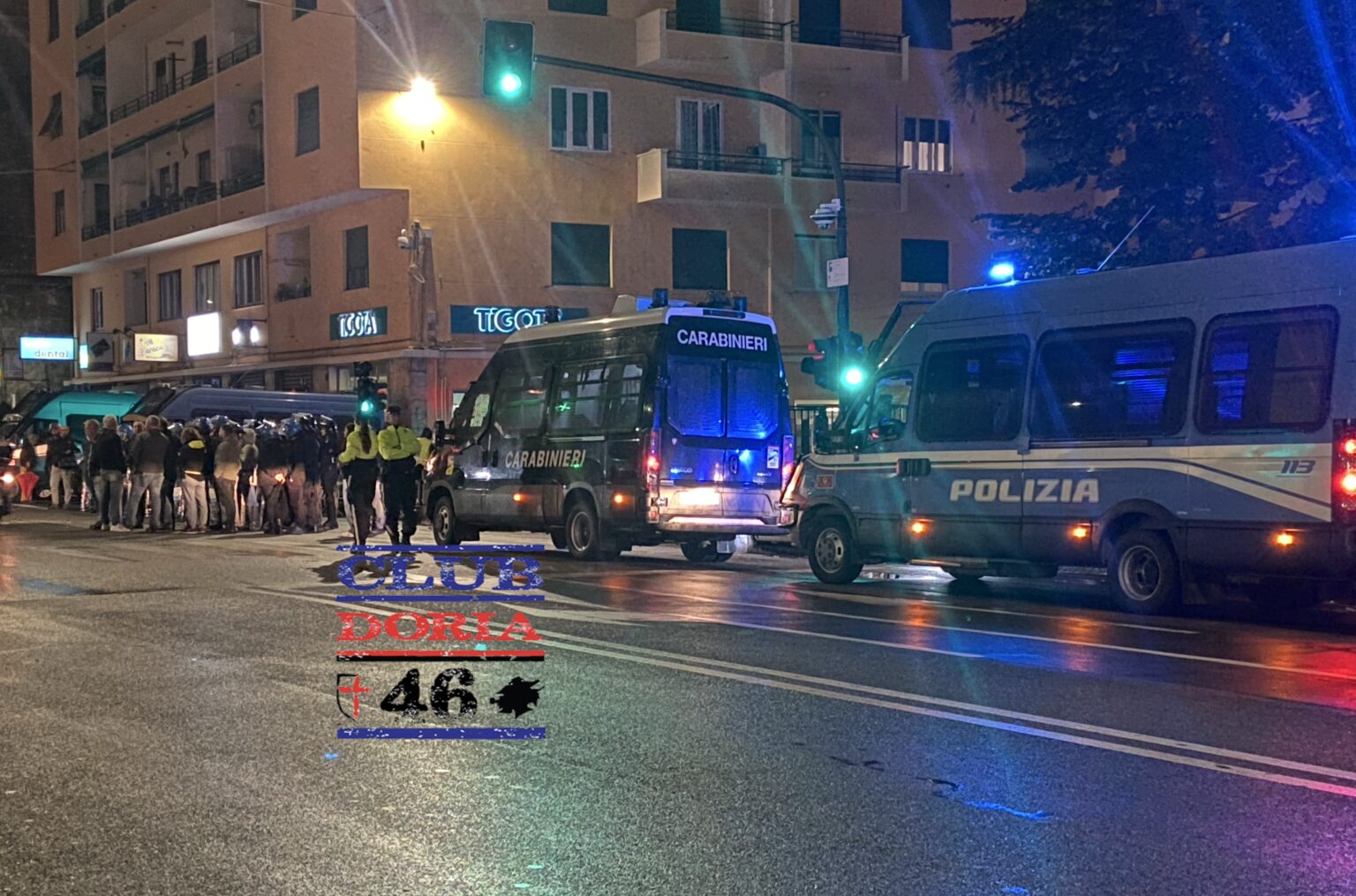 VIDEO – Sampdoria-Arezzo, dalla contestazione de La Sud all’uscita del pullman con la scorta: il racconto